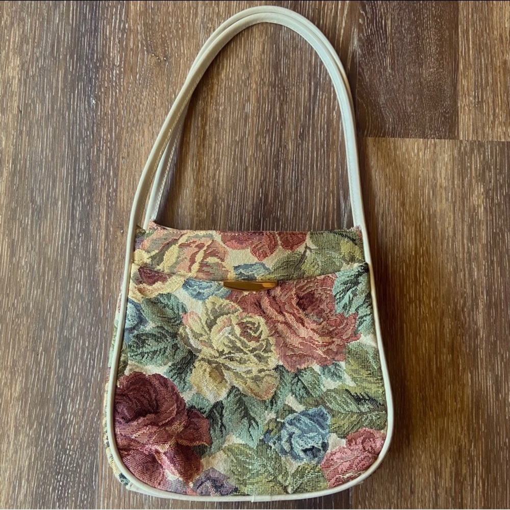 Vintage Hato Hasi floral tapestry purse with faux leather trim and handles